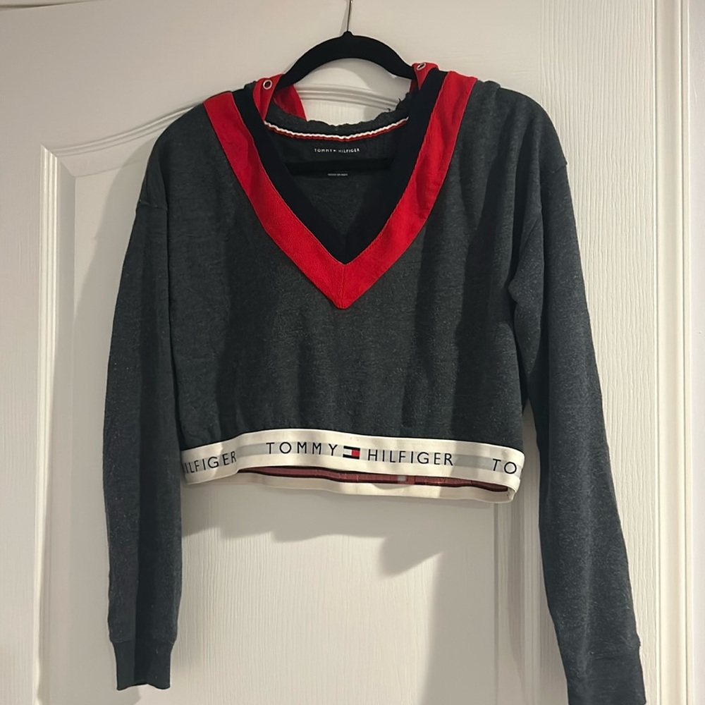 tommy hillfilger cropped hoodie sweatshirt